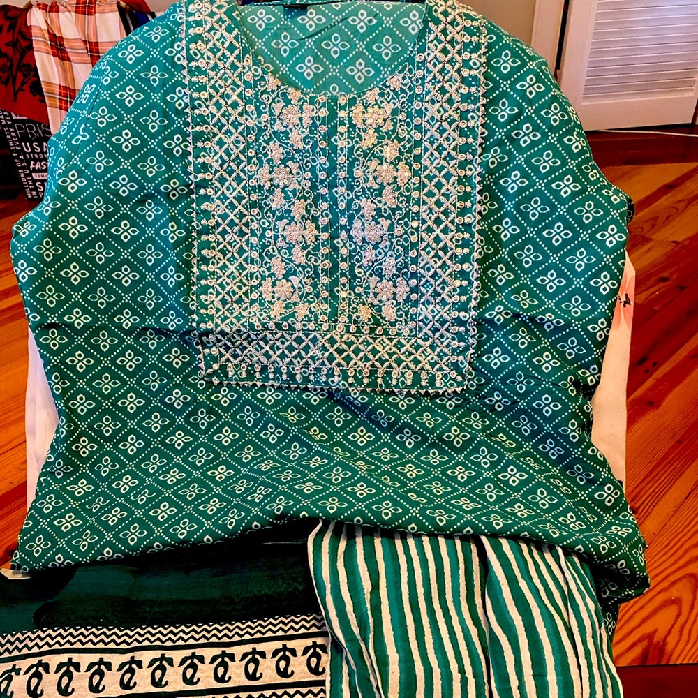 No new tags xtra large Green suit Pakistani